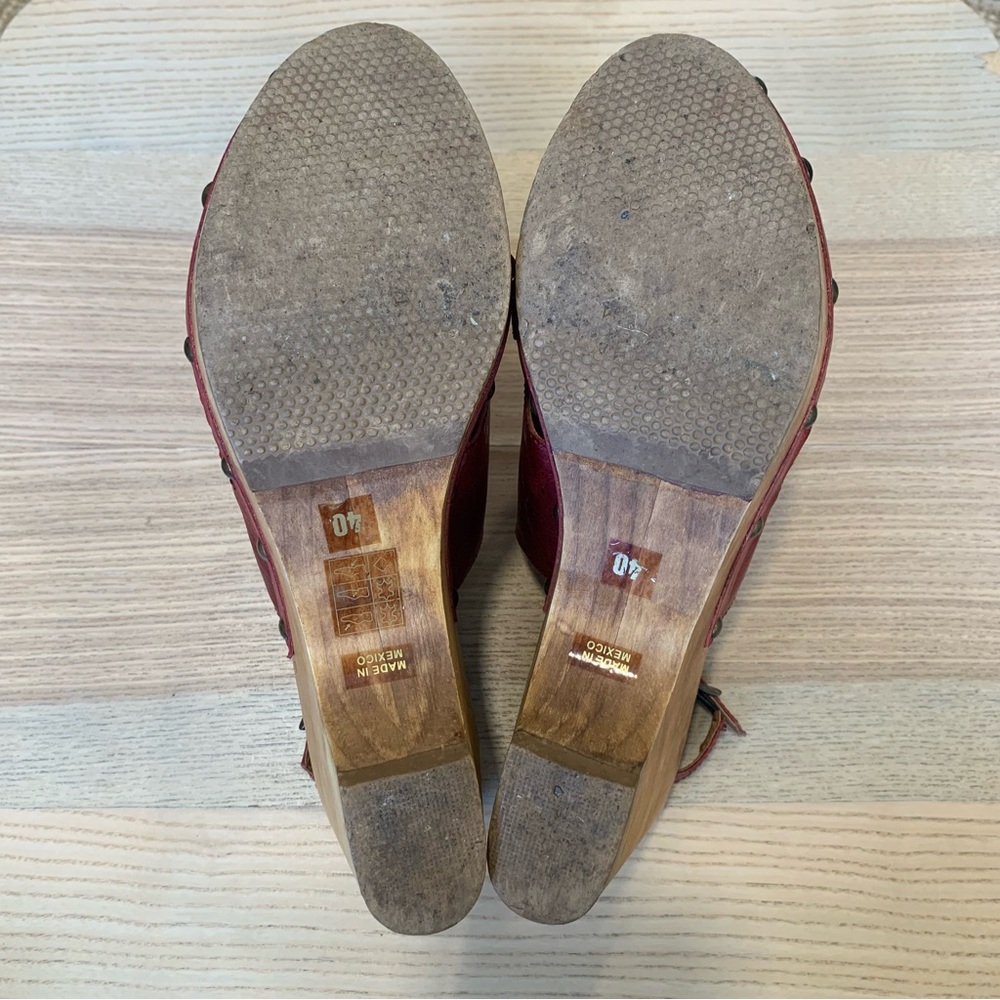 Women's Red Leather Clogs - Picture 3 of 8